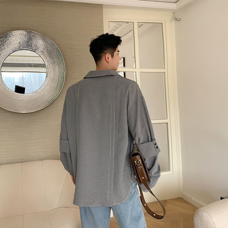 Shirt with thin long sleeves